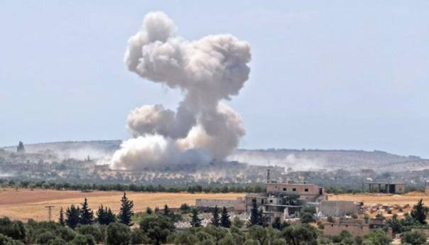 Turska vojska granatirala sirijske vladine snage u Idlibu