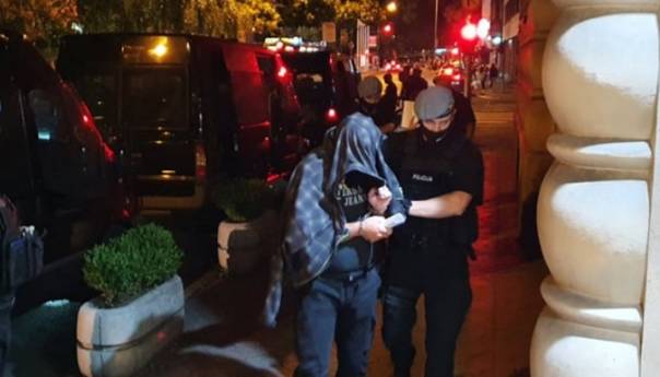 Tužilaštvo KS zatražilo pritvor za 17 uhapšenih policajaca