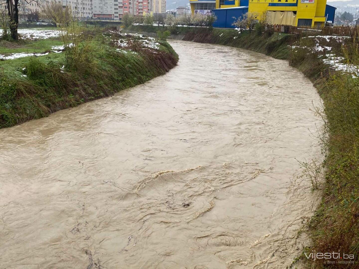 Tuzla pod rizikom od poplava: Građanima upućen hitan apel