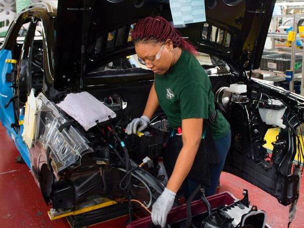 U Americi pada nezaposlenost, plate rastu, sve više novih poslova