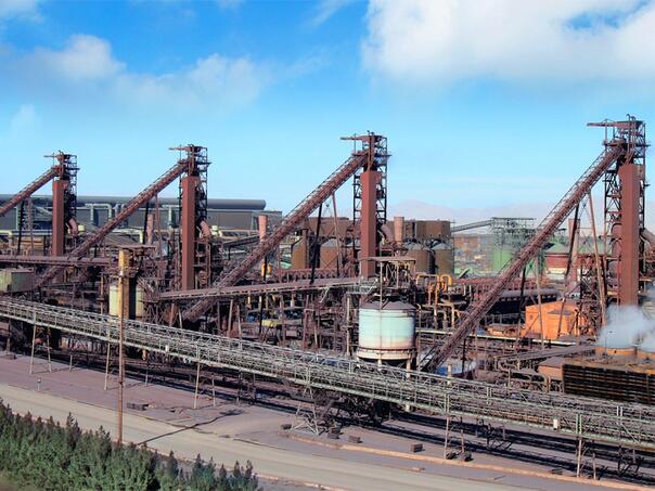 U američko-izraelskim napadima pogođena najveća čeličana u Iranu