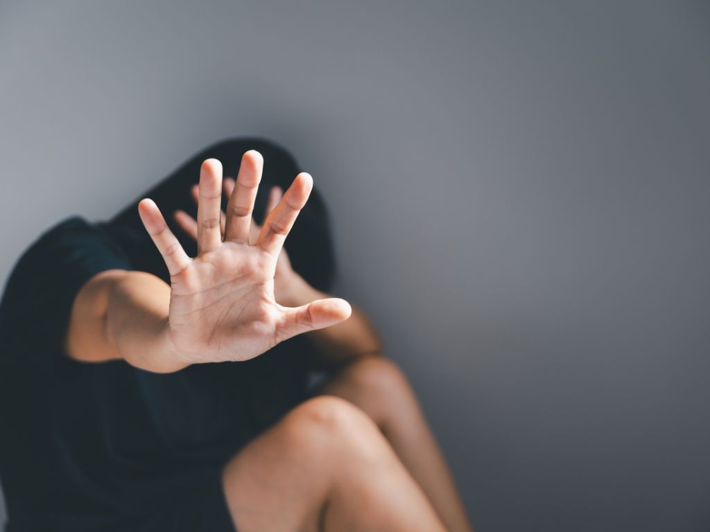 U Banjaluci pijani muškarac pretukao ženu u ugostiteljskom objektu