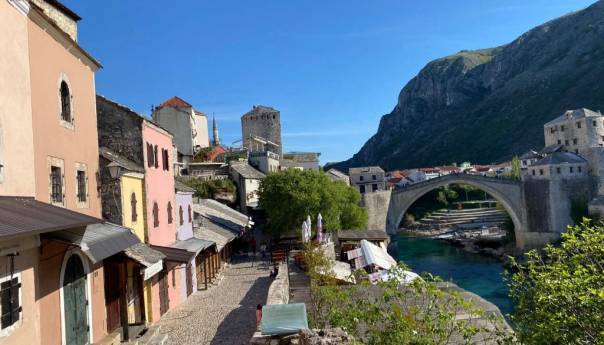 U BiH jutro vedro, poslijepodne pljuskovi