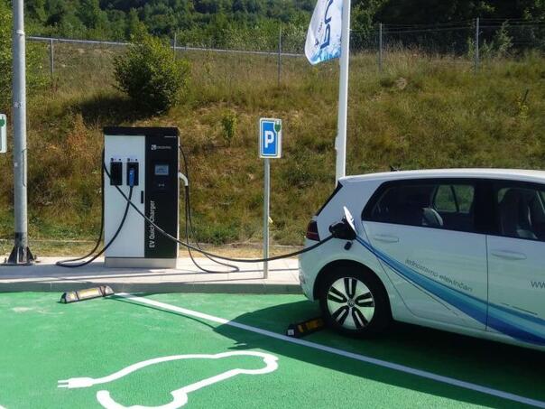 U BiH opao uvoz električnih automobila, raste potražnja za hibridima