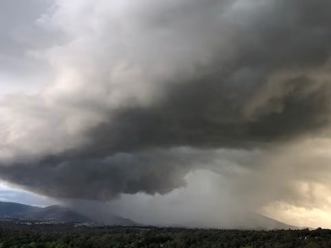 U BiH se očekuje pretežno oblačno vrijeme, temperature do 12 stepeni