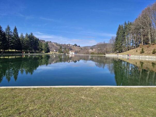 U BiH sutra pretežno sunčano, temperature od 16 do 22, na jugu do 24 stepena