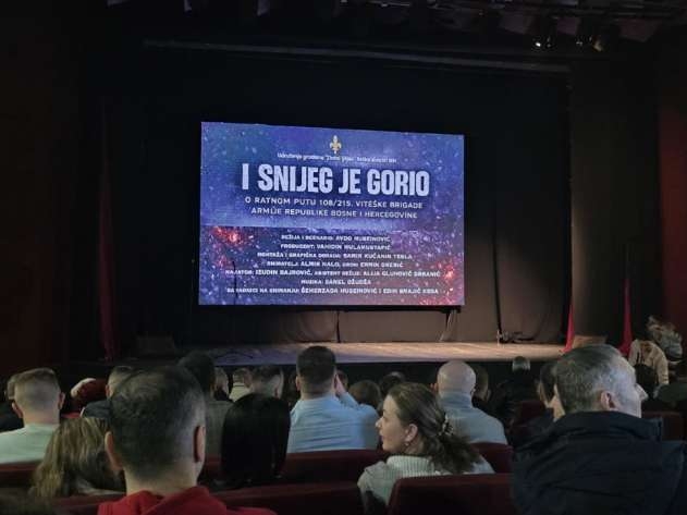 U Brčkom promovisan dokumentarni film "I snijeg je gorio"