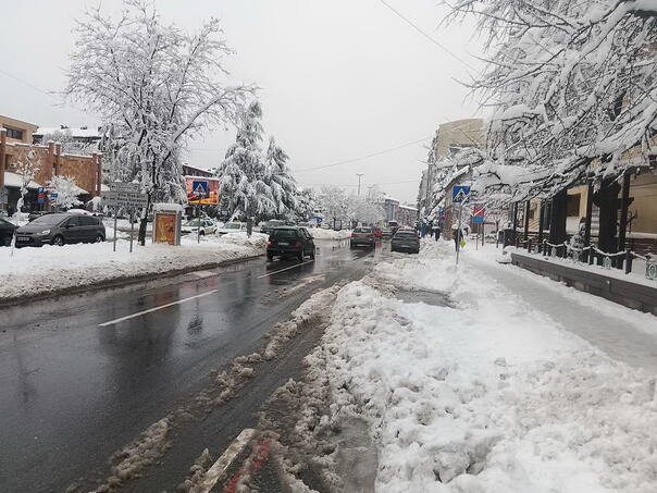 U Brčkom putevi čisti, ali se saobraćaj otežano odvija