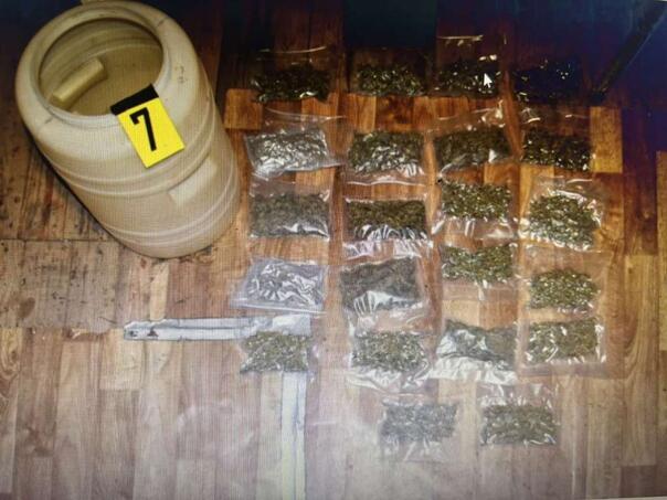 U Cazinu pronađena droga, jedna osoba uhapšena