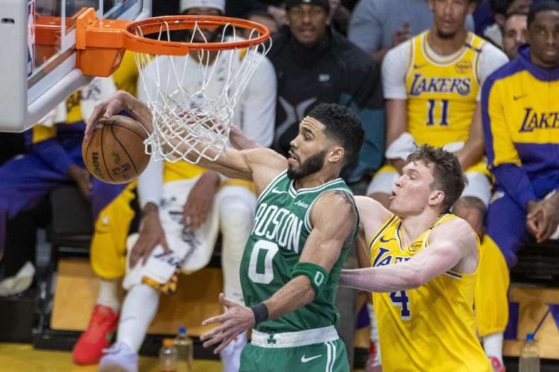 U derbiju večeri NBA lige Boston prekinuo seriju Lakersa