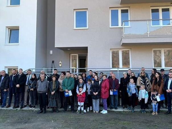 U Drvaru uručeni ključevi novih domova za 31 porodicu