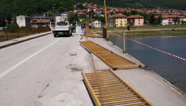 U Goraždu počeli radovi na rekonstrukciji Mosta žrtava genocida u Srebrenici