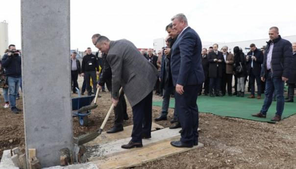 U Gradačcu položen kamen temeljac za novu fabriku autodijelova