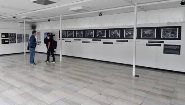 U Historijskom muzeju otvorena izložba 'Srebrenica: Genocid u osam činova'