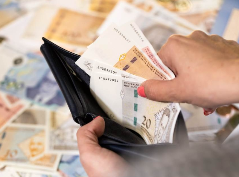 U januaru u FBiH prosječna neto plata 1.671 KM