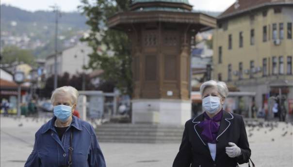 U Kantonu Sarajevo od sutra maske obavezne i na otvorenom