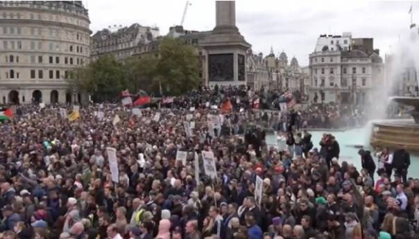 U Londonu masovni protesti protiv korona-mjera