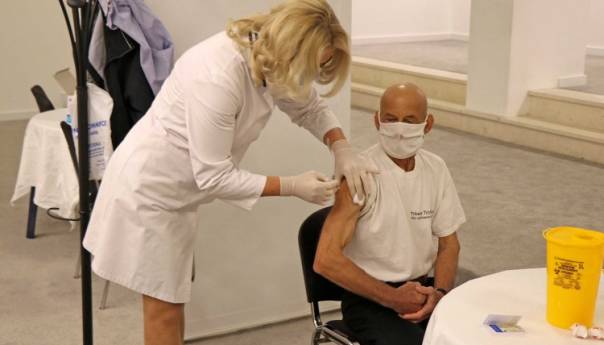 U Mostaru počelo masovno vakcinisanje građana