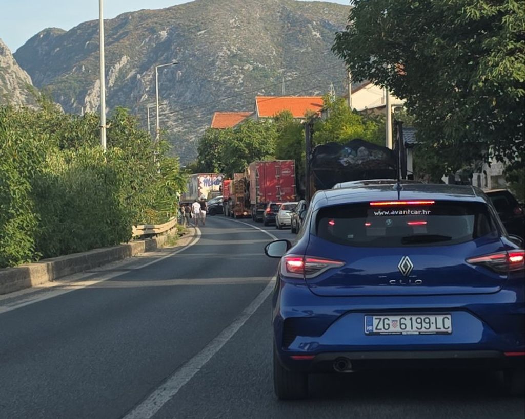 U Mostaru poginuo pješak, cesta M17 potpuno zatvorena