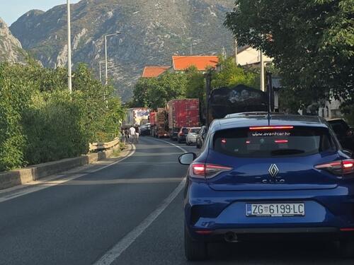 U Mostaru poginuo pješak, cesta M17 potpuno zatvorena
