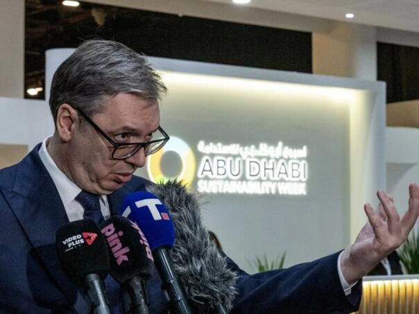 U pidžamama protiv Vučića: Srpska opozicija pokrenula neobičnu akciju