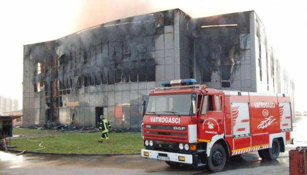 U požaru izgorio pogon Modne konfekcije "Famaco", nema povrijeđenih