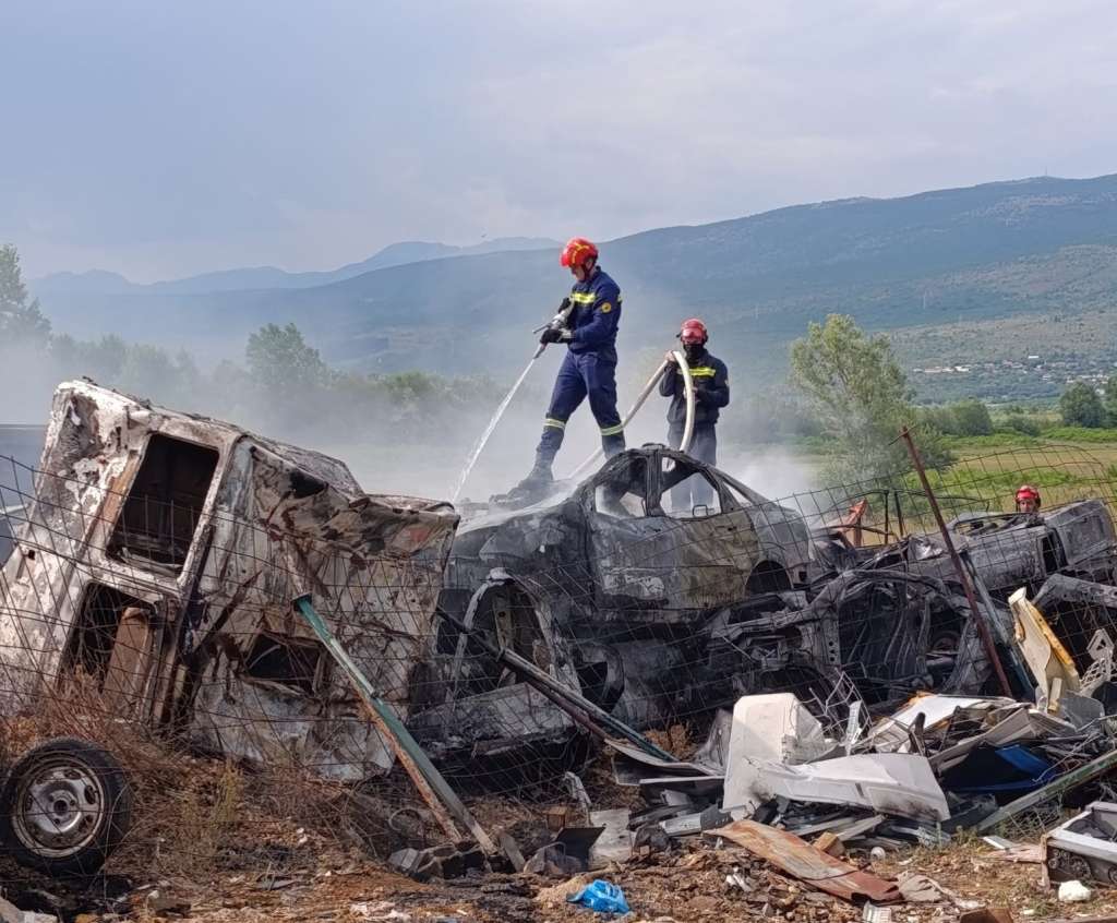 U požaru na auto otpadu kod Širokog Brijega izgorio veći broj auta