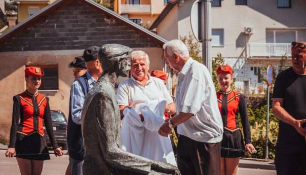 U Prozor-Rami otkriven spomenik gastarbajterima