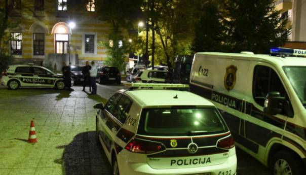 U pucnjavi na Ilidži oštećen VW Polo