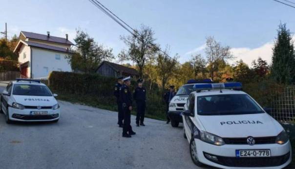 U pucnjavi u Vitezu ozlijeđene dvije osobe, policija traga za počiniteljima