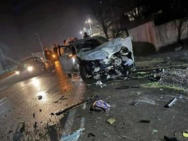 U saobraćajnoj nesreći kod Gračanice poginula jedna osoba