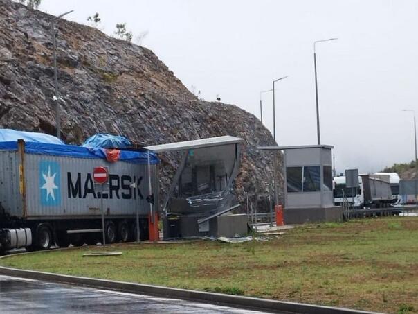 U saobraćajnoj nesreći na GP Bijača povrijeđen carinik