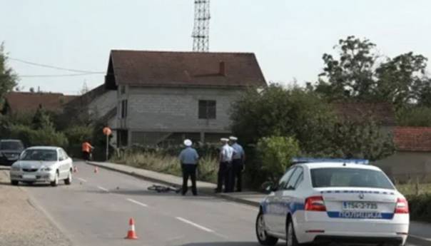 U saobraćajnoj nesreći u Prijedoru poginuo maloljetnik