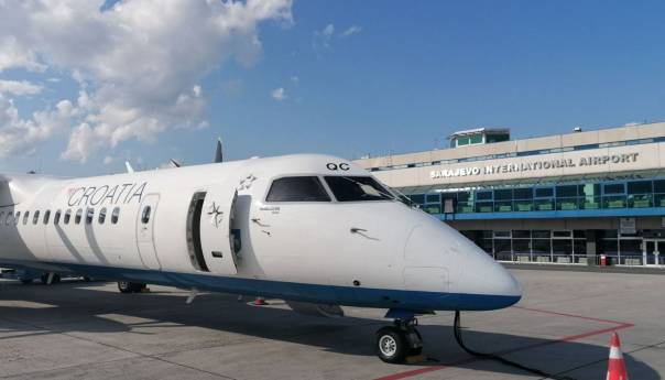 U Sarajevo iz Zagreba sletio avion oštećen metkom iz vatrenog oružja?