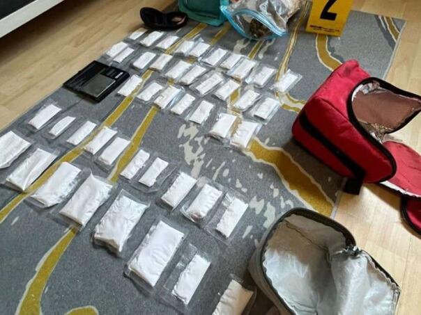 U Sarajevu uhapšen muškarac, policija mu pronašla drogu