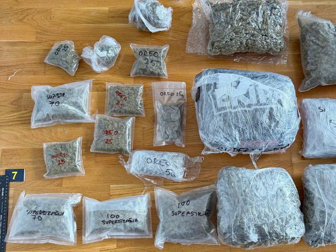 U Sarajevu zaplijenjeno oko 12 kilograma droge, uhapšene dvije osobe