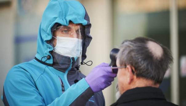 U Sloveniji 1.527 novozaraženih, preminulo pet osoba