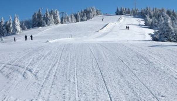 U Sloveniji se popravlja epidemiološka situacija, otvaraju se skijališta