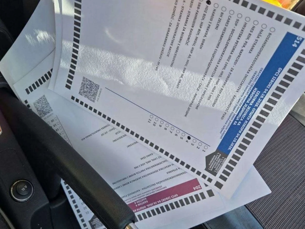 U službenom općinskom automobilu pronađeni ispunjeni glasački listići