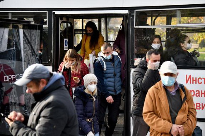 U Srbiji 61 osoba umrla, 7.041 novozaraženih