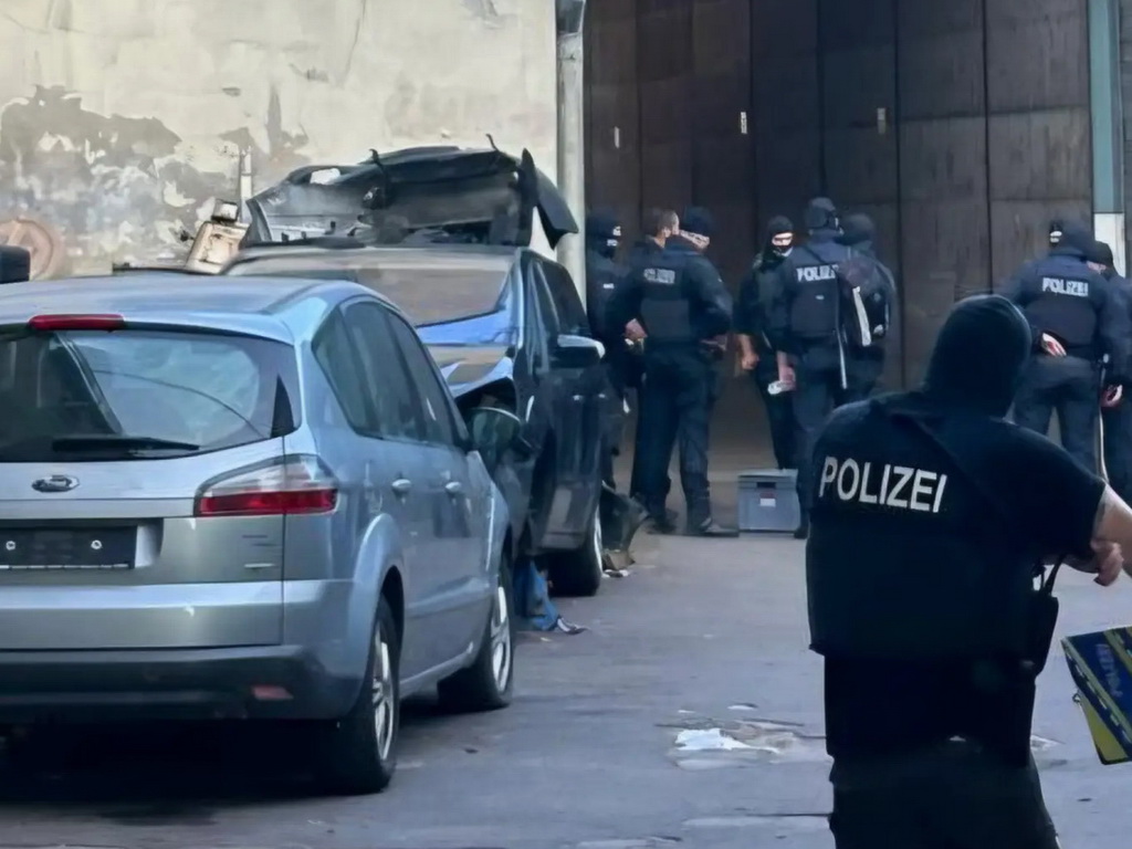 U Srbiji i Njemačkoj uhapšeni osumnjičeni za krijumčarenje više od 900 migranata