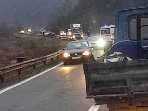 U sudaru kod Zenice povrede zadobila 28-godišnja E. Lj. iz Tešnja