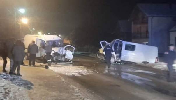 U teškoj saobraćajnoj nesreći u Bratuncu poginula jedna osoba
