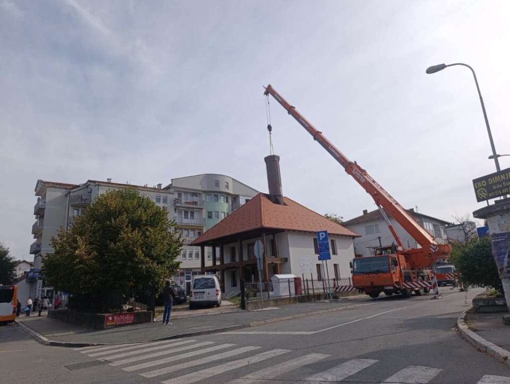 U toku postavljanje minareta Hadži Pašine džamije u Brčkom