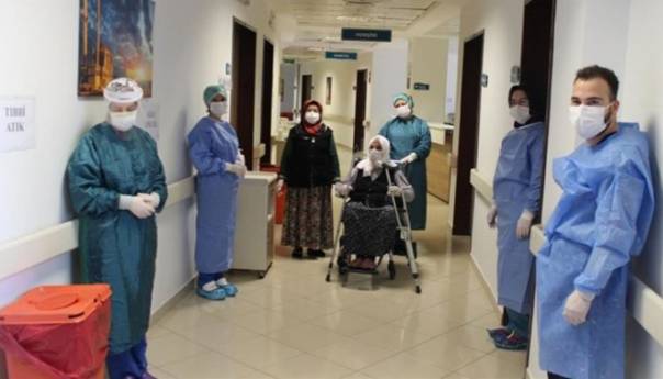 U Turskoj 110-godišnja starica pobijedila koronavirus