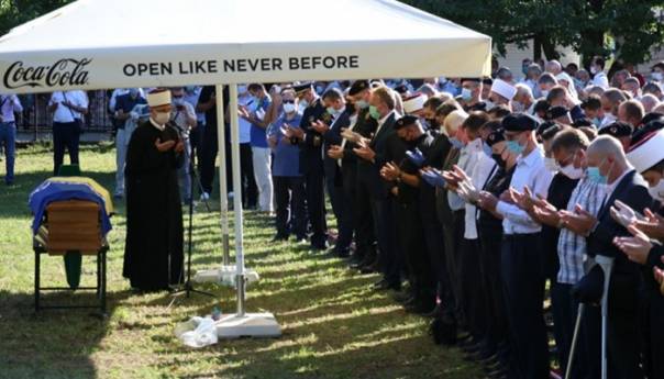 U Tuzli klanjana dženaza i obavljen ukop Salke Bukvarevića