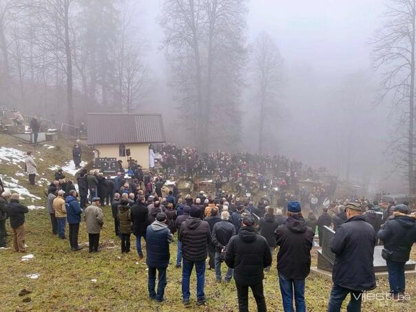 U Varešu sahranjen Zdravko Marošević: Načelnik kojeg su svi voljeli