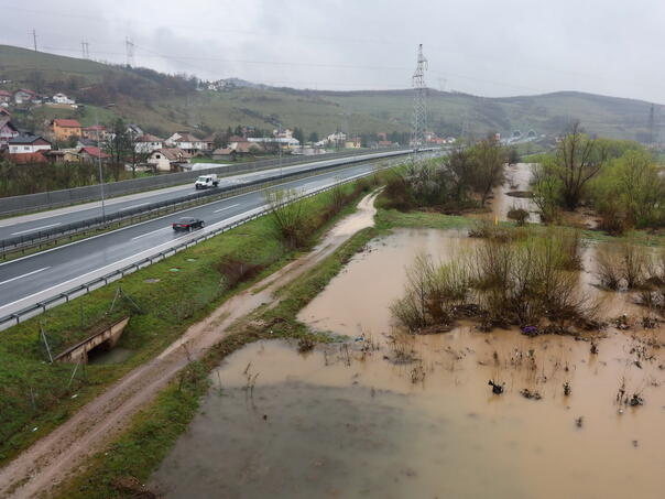 U većem dijelu BiH kolovoz mokar, snijeg na pojedinim dionicama u višim predjelima
