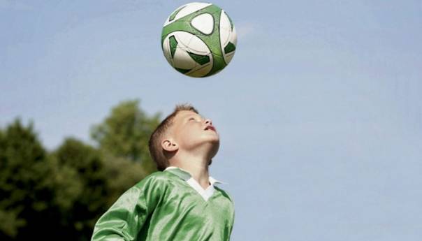 U Velikoj Britaniji djeci zabranjeno udaranje lopte glavom