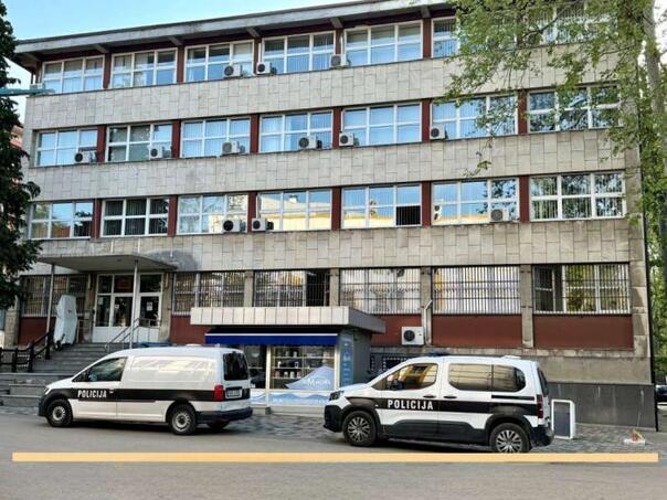 U Velikoj Kladuši uhapšena tri policajca